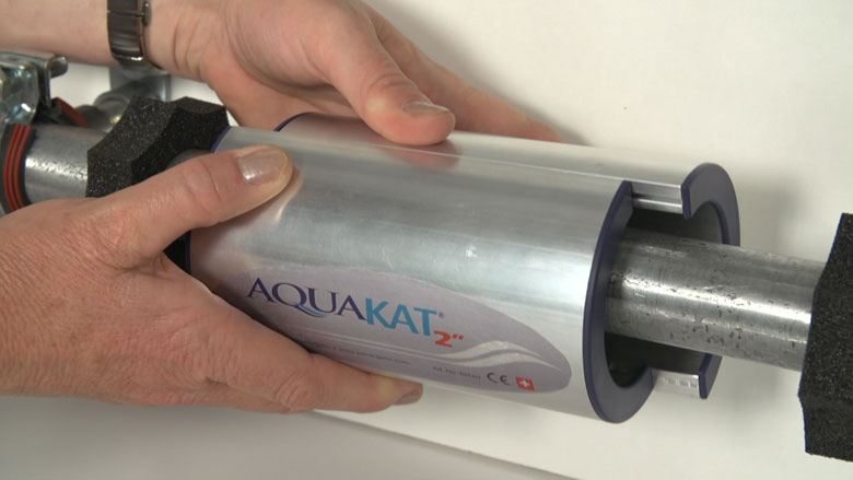 Mounting the AQUAKAT 2″ to the pipeline