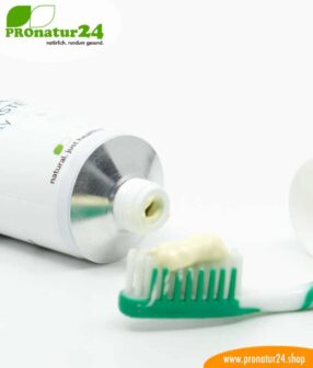 TOOTHPASTE fruity for children. Tastes fruity of tangerine. Without fluorine / fluoride, without sugar* or artificial sweetener, without foaming surfactants and much more.