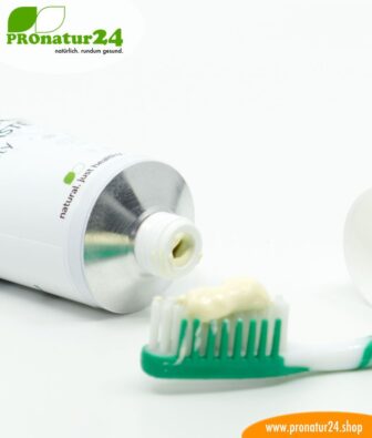 TOOTHPASTE fruity for children. Tastes fruity of tangerine. Without fluorine / fluoride, without sugar* or artificial sweetener, without foaming surfactants and much more.